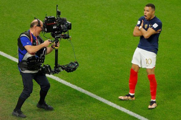正在播放宾馆露脸对白视频